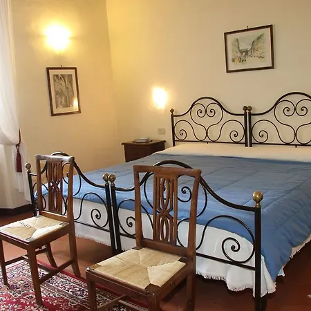 L'agnolo Di Caroti Cinzia Bed & Breakfast *