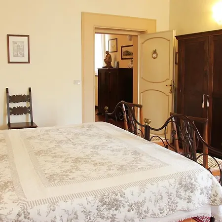 Bed & Breakfast L'agnolo Di Caroti Cinzia