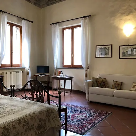 L'agnolo Di Caroti Cinzia Bed & Breakfast *